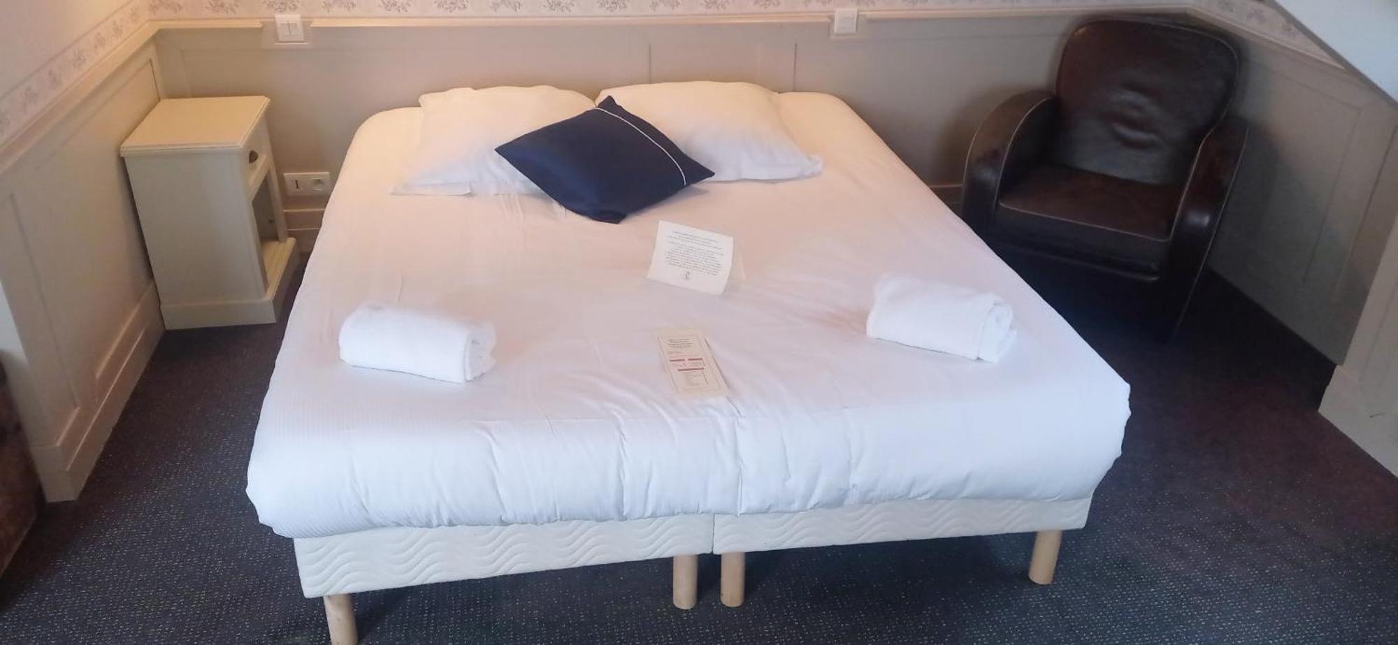 Le Querrien Otel Cancale Dış mekan fotoğraf